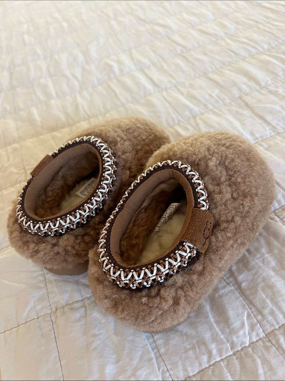 NEW size 6 Ugg Tasman maxi Curly toddler slippers